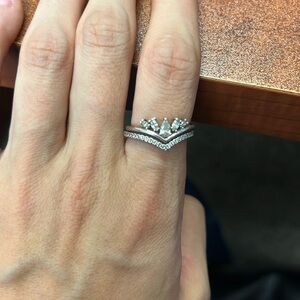 Pandora sparkling wishbone ring set